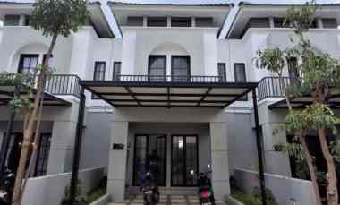 Rumah 2 Lantai Desain Modern dekat Exit Tol Malang
