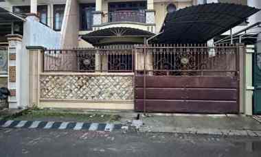 rumah 2 lantai dharmahusada mas hadap utara shm