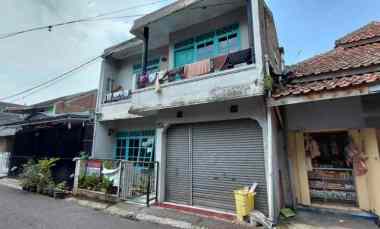 rumah 2 lantai di komplek cihanjuang shm hadap selatan