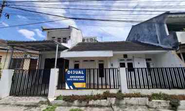 rumah 2 lantai di perumahan bukit permai jember