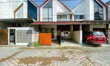 rumah 2 lantai di prambanan cuma rp450 juta