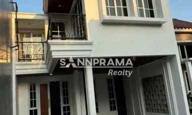 Rumah 2 Lantai Disain Mewah di Beji Depok