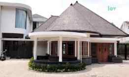 Rumah 2 Lantai Exclusive Art Deco Gaya Belanda di Dago