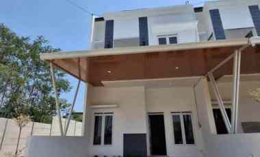 rumah 2 lantai free canopy lokasi dekat kampus binus