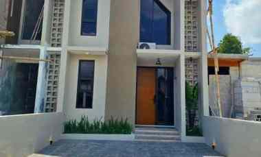 Rumah 2 Lantai Full Furnished Akses 15 menit ke Ugm