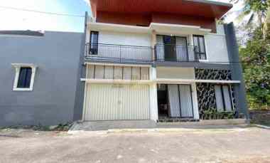 Rumah 2 Lantai Kontemporer Siap Huni di Ngaglik, Sleman