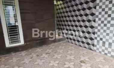 Rumah 2 Lantai Pakuwon City Ada Halaman di Belakang