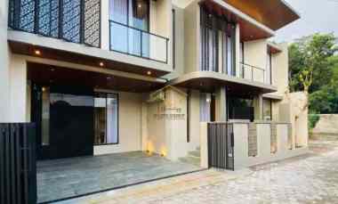 rumah 2 lantai private pool dekat polda diy sleman