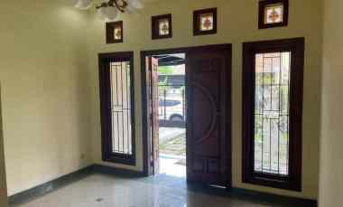 rumah 2 lantai rungkut asri