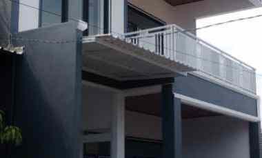 rumah 2 lantai siap huni