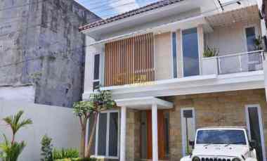 rumah 2 lantai siap huni dekat jalan palagan