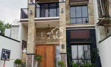 rumah 2 lantai siap huni di the sanata village malang