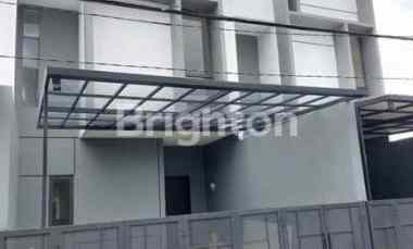 Rumah 2 Lantai Siap Huni Seperti Baru Kalikepiting