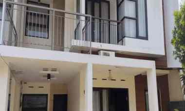 rumah 2 lt siap huni lokasi di arcamanik kota bandung