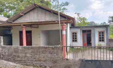 rumah 200 juta barat pasar karangpandan