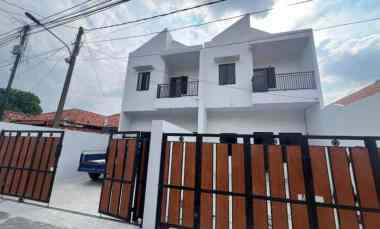 rumah 3 kamar tidur pasar rebo pekayon jakarta timur