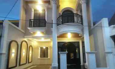 rumah 3 lantai dalam komplek at mampang depok