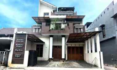 rumah 3 lantai di seturan cocok untuk homestay kos