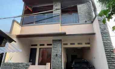 rumah 3 lantai non komplek di ciledug tangerang