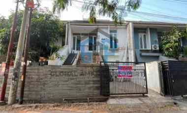 rumah apa adanya disariwangi regency lingkungan nyaman
