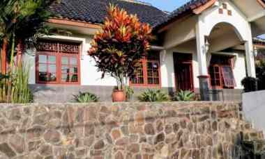 rumah asri dan luas lokasi strategis