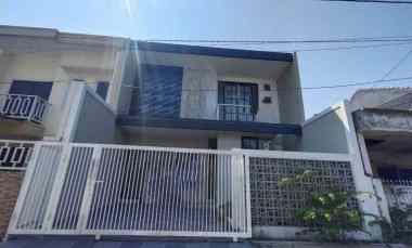 Rumah Baru 2 Lantai Manyar Rejo