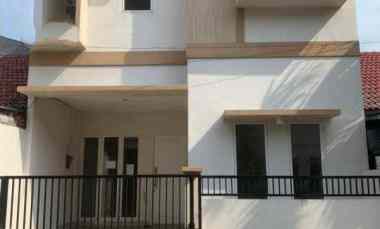rumah baru 2 lantai pakuwon city