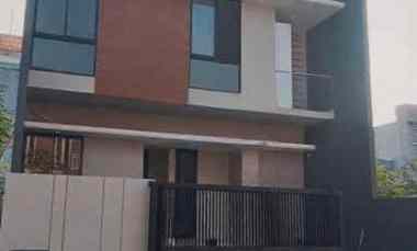 rumah baru 2 lantai pakuwon city surabaya lebar 8