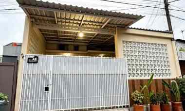 Rumah Baru 2 Lantai Siap Huni di Penggilingan