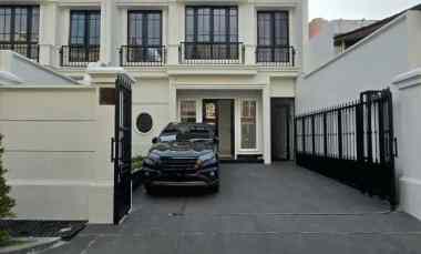 rumah baru american classic di cempaka putih jakpus