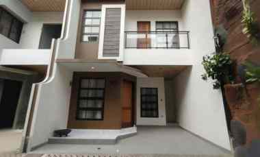 rumah baru dalam townhouse area cipayung jaktim