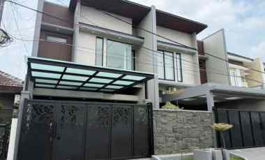 rumah baru estetik manyar kertoadi surabaya lt 150m2