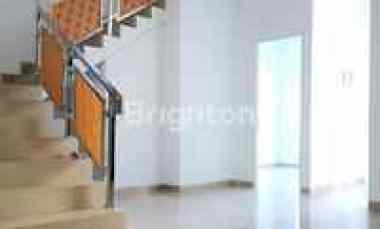 Rumah Baru Gress Pakuwon City Row 3 Mobil