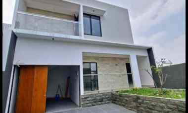 rumah baru mewah luas ready stock di sayap setiabudi