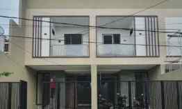 Rumah Baru Minimalis di Ploso Timur Surabaya Siap Huni