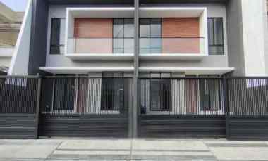 rumah baru minimalis modern di pakuwon city surabaya