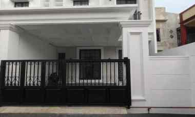 rumah baru modern klasik di ciracas jaktim