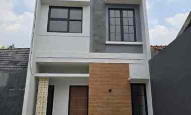 rumah baru siap huni belilah rumah 2 lantai di depok