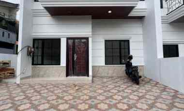 rumah baru siap huni dekat ke akses tol jatiwaringin