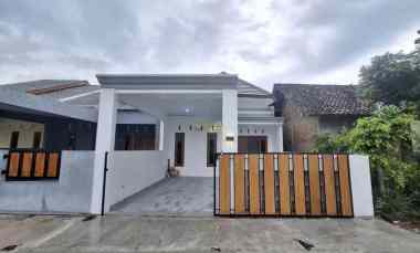 gambar rumah baru siap huni harga 400 jutaan di prambanan