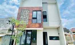 Rumah Cantik 2 Lantai di dekat Bintaro Plaza