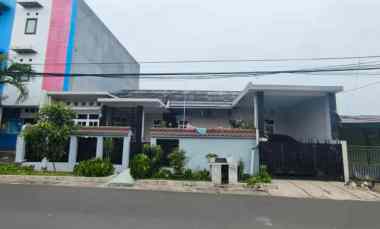 rumah bisa buat usaha di jalan utama yang ramai