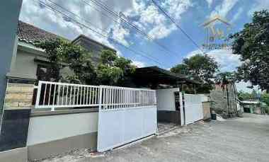 rumah bonus tanah luas di timur maguwoharjo shm