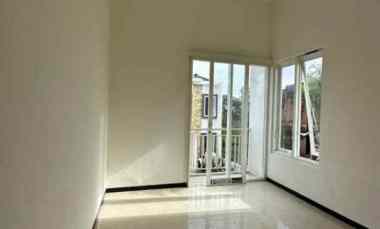 Rumah Cantik 2 Lantai 400 Jutaan di Dau Malang