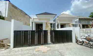 gambar rumah cantik modern 3 menit dari jalan raya tajem