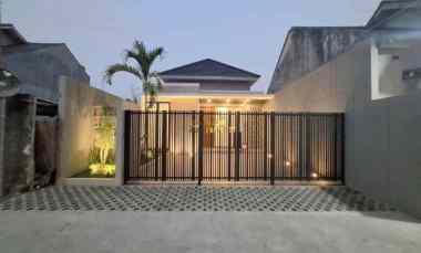 rumah cantik modern siap huni di purwomartani kalasan