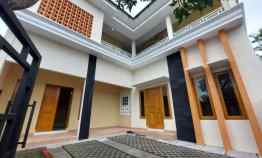 Rumah Cantik Siap Huni Desain Mewah di Jakal