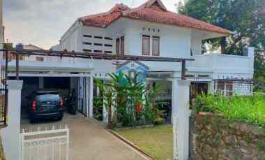 Rumah Ciwaruga Gegerkalong Hal Luas Ling Asri Nyaman