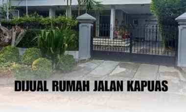 rumah classic lahan luas