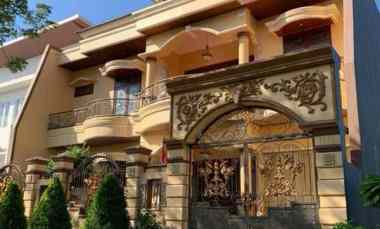 Rumah Classic Pakuwon City Villa Royal Surabaya